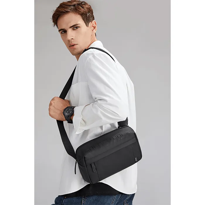 golden wolf cross bag